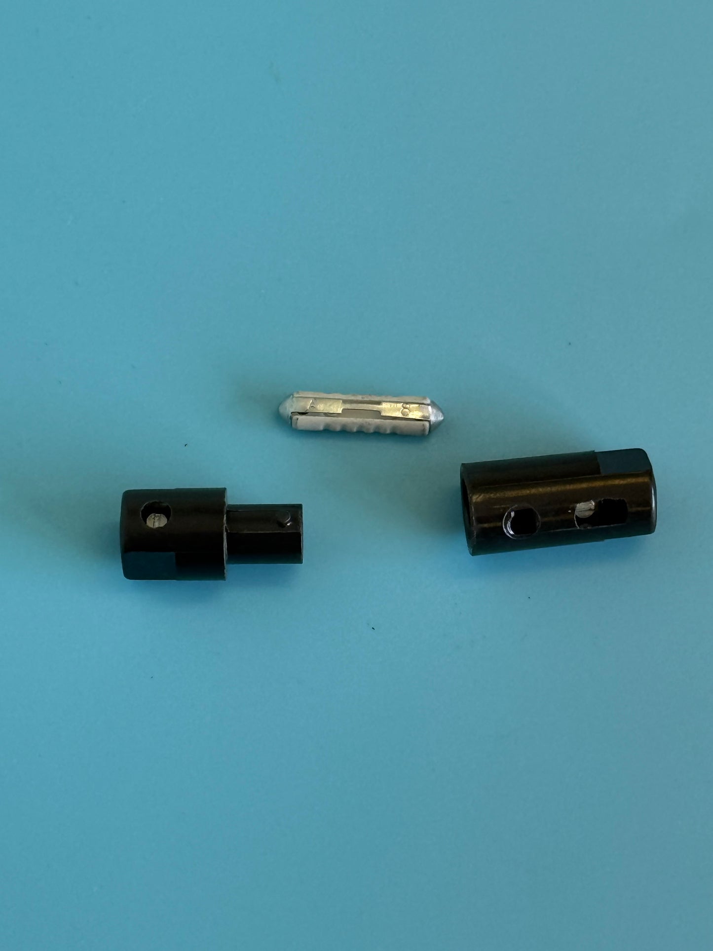 Fuse Holder - 61 13 8 061 774