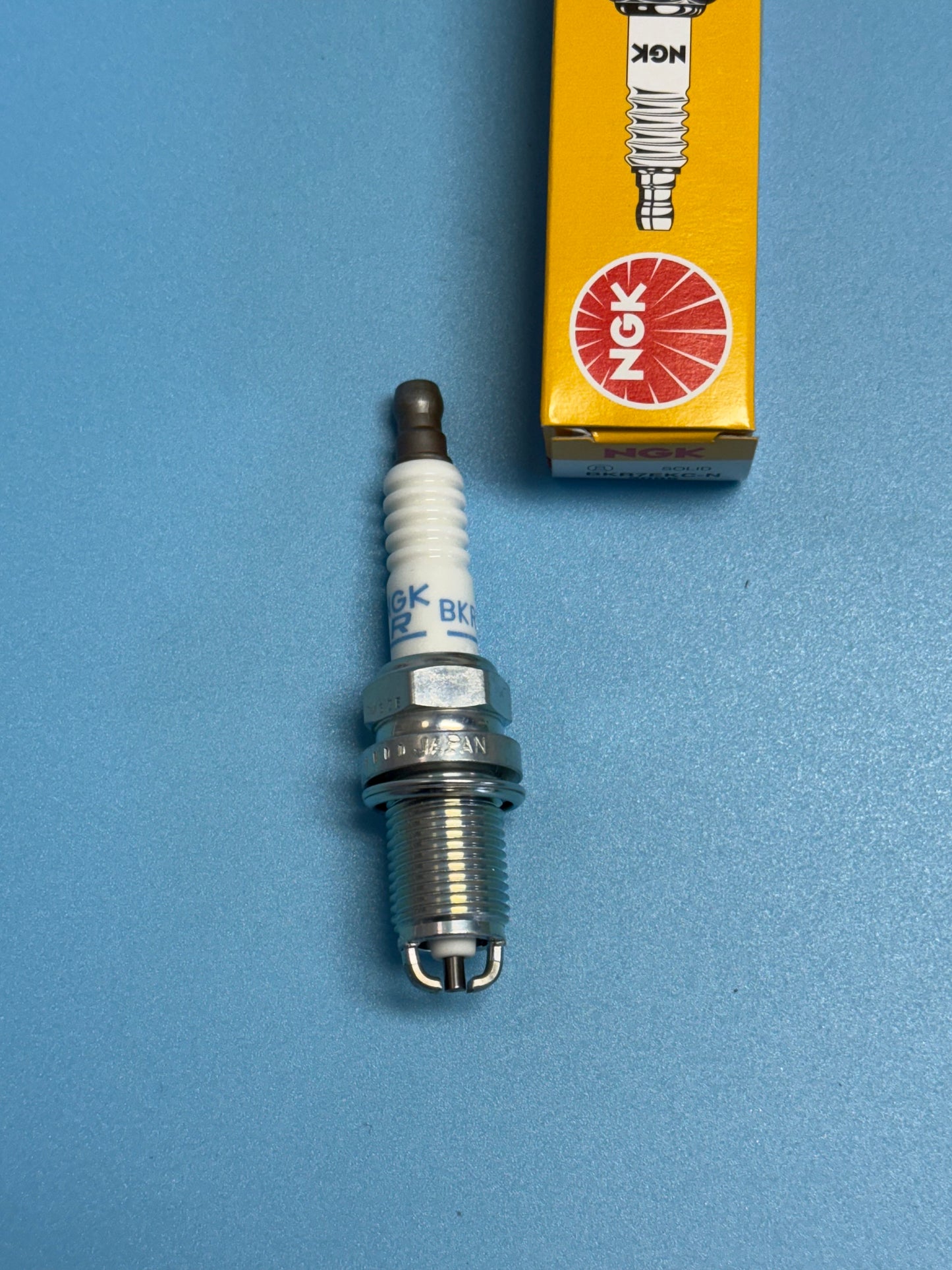 NGK BKR7EKC-N Spark Plug BMW Oilhead - 12 12 7 653 771