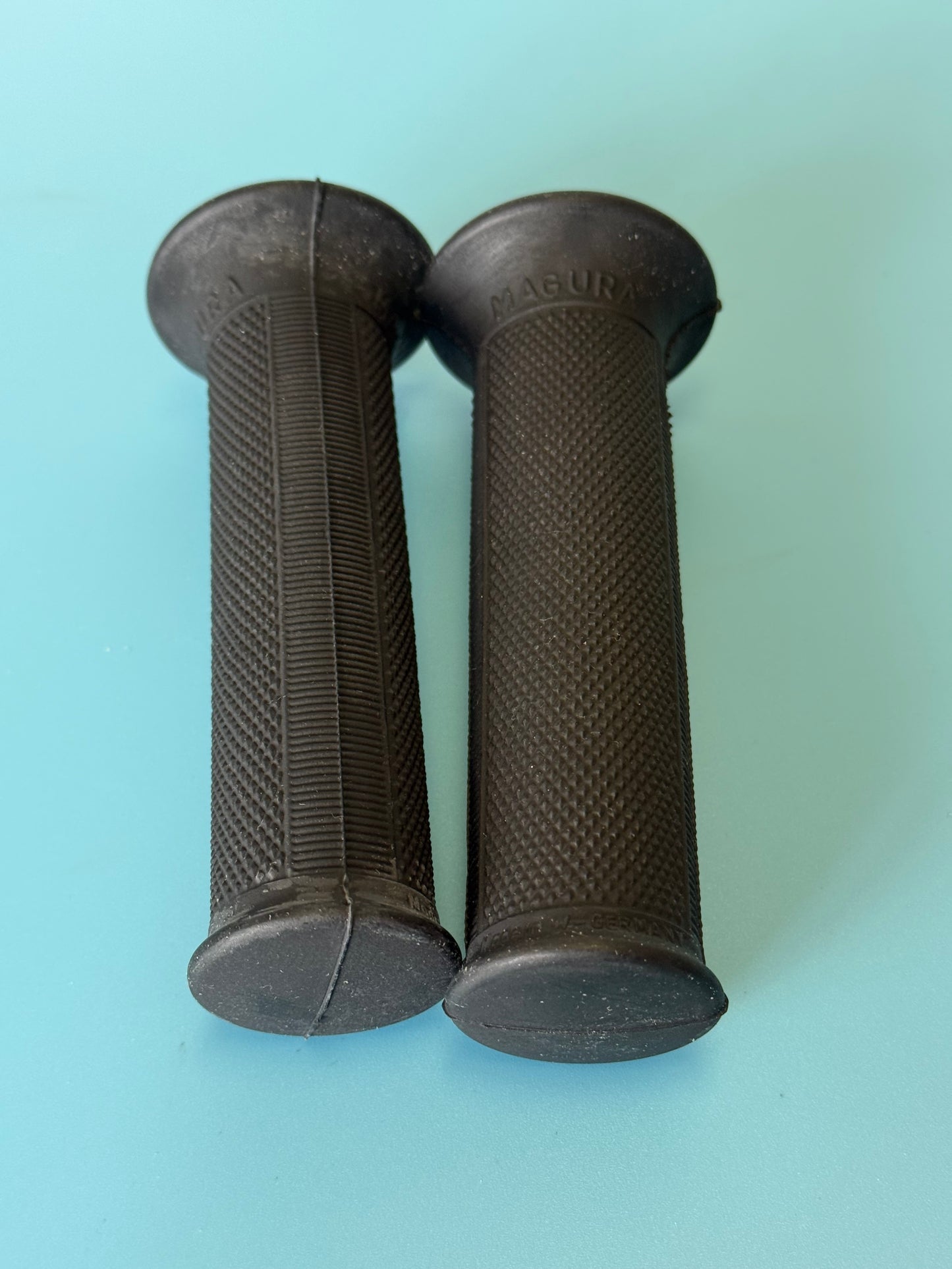 Handlebar Grip Set BMW Airhead Magura -32 72 1 230 407