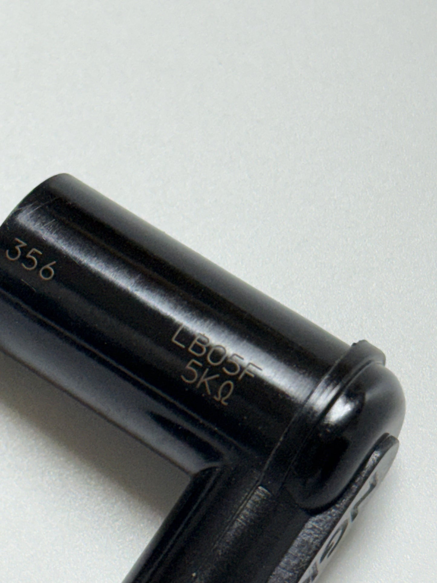 NGK LB05F - 5kohm Sparkplug Cap